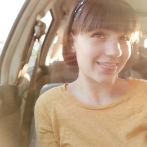 Meet your Posher, Ella